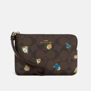 COACH WRISTLET: NEW WITH TAGS